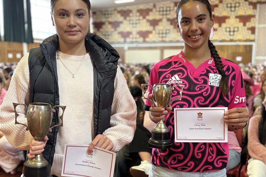 Sophie Peters and Casey Paki - Swimming Champions