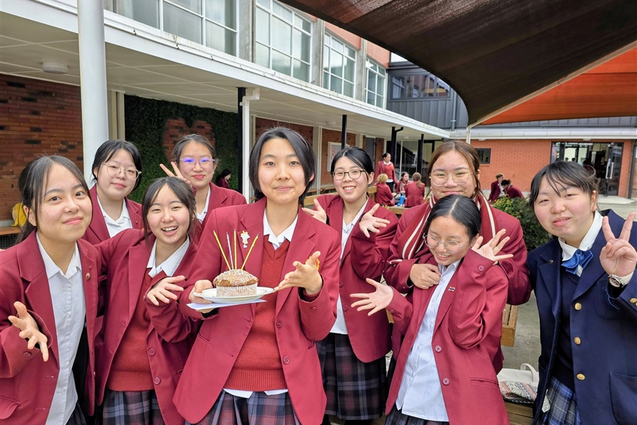 Yui turned 16!