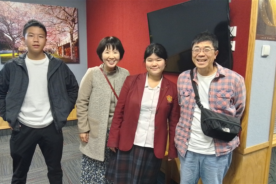Momoka and her family