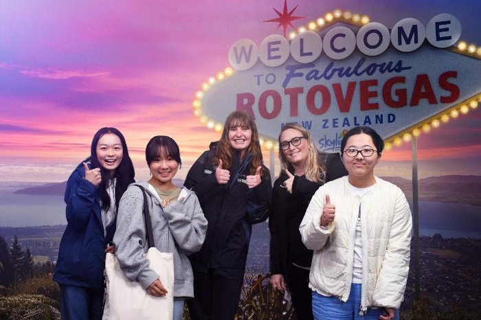 Hana, Yuika, Rachel (English language tutor), Lisa (Homestay Coordinator), and Naho.